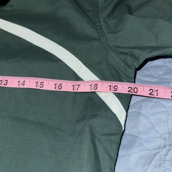 Iguana Med Womens V-Neck Scrub Top Size L Green & White Polyester - Picture 7 of 8